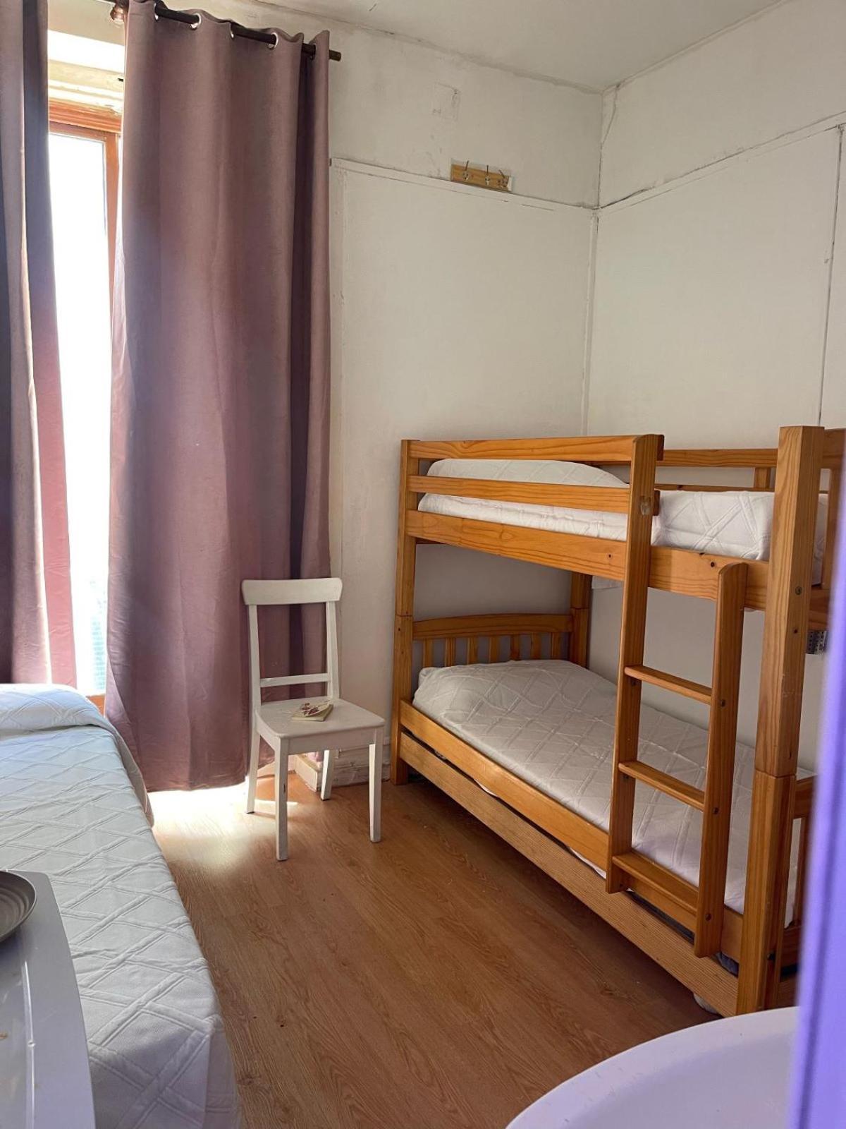 Hostal Daniel Madrid Exterior photo