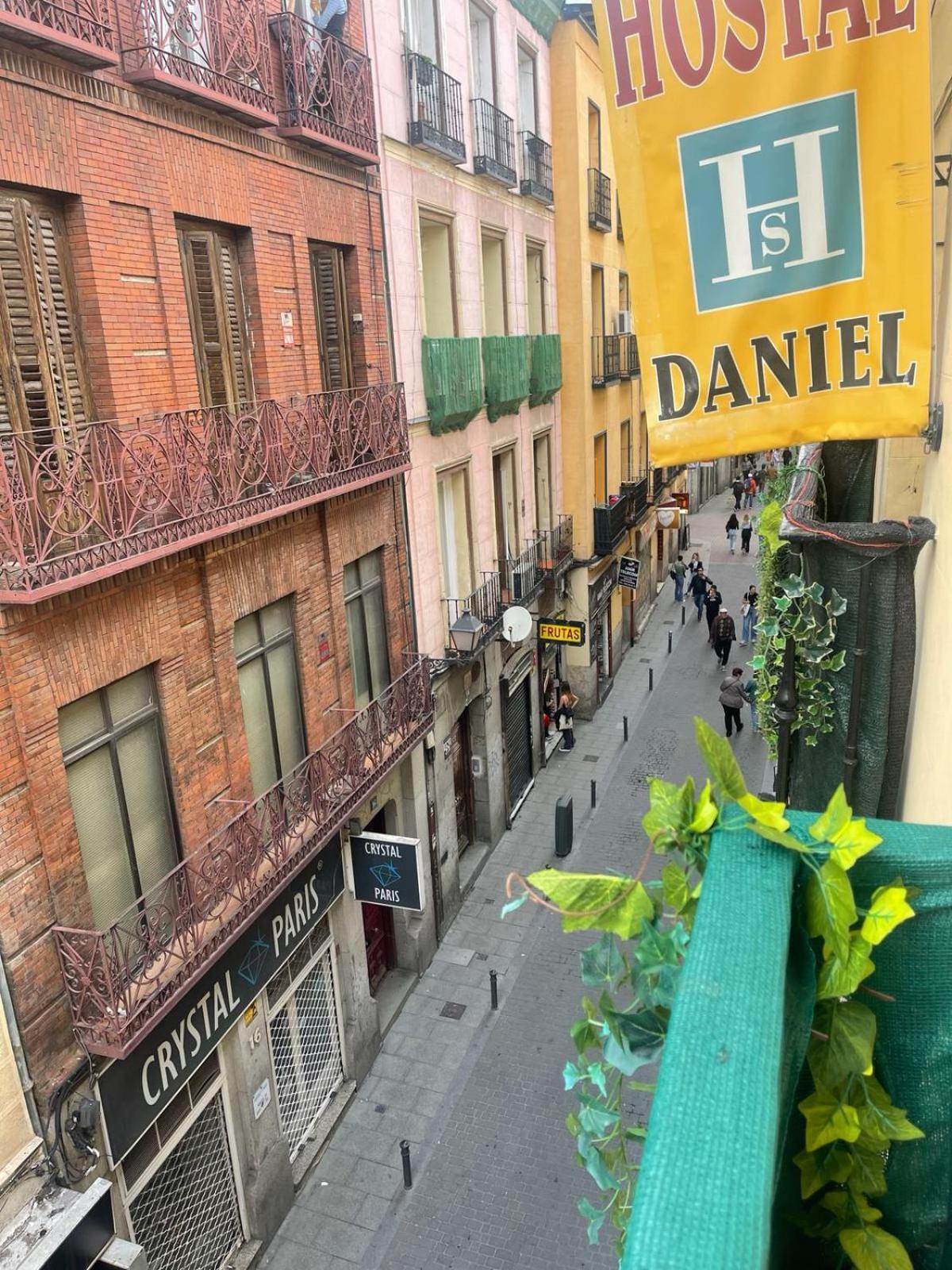 Hostal Daniel Madrid Exterior photo